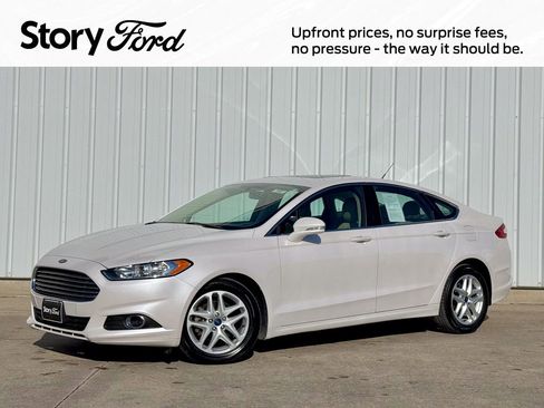Used 2016 Ford Fusion SE w/ Equipment Group 202A image 1