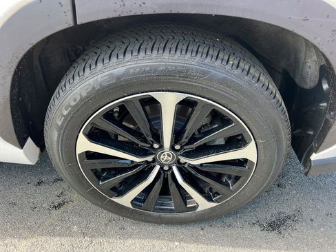 Used 2021 Toyota Highlander XSE image 21