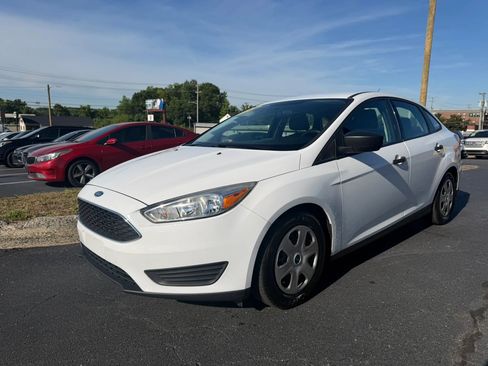 Used 2015 Ford Focus S FWD image 3
