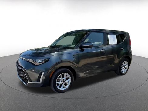 Used 2025 Kia Soul LX w/ LX Technology Package FWD image 8