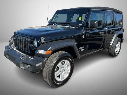 Used 2019 Jeep Wrangler Unlimited Sport S AWD/4WD image 2