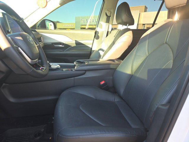 Used 2025 Toyota Grand Highlander AWD Hybrid image 9