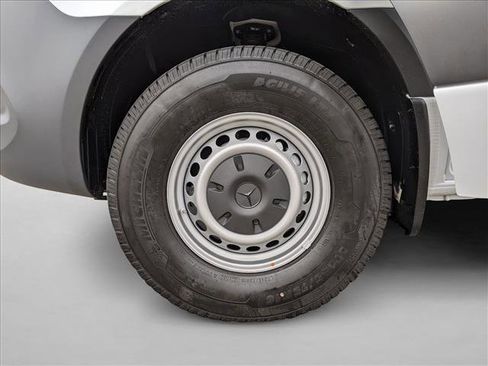 Used 2025 Mercedes-Benz Sprinter 2500 image 11