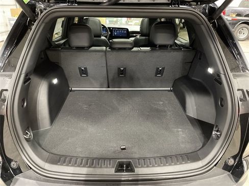 Used 2025 Chevrolet Equinox RS w/ Safety and Technology Package image 25