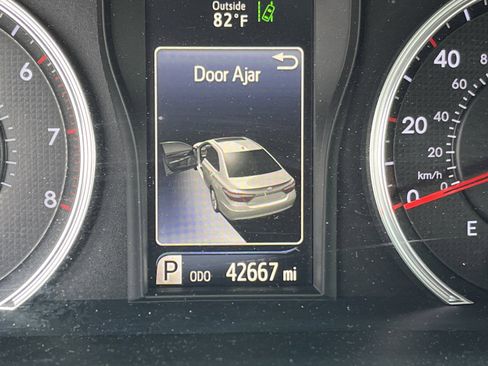 Used 2016 Toyota Camry XSE image 23