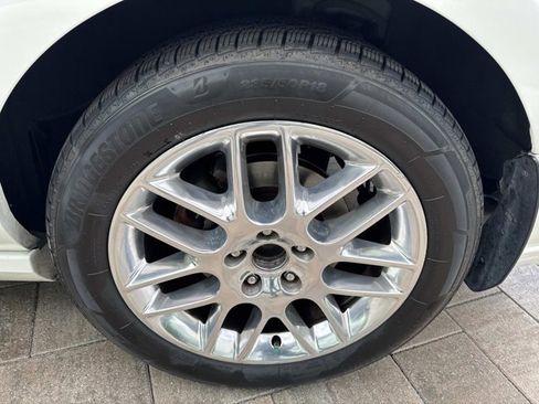 Used 2013 Ford Mustang Premium image 27