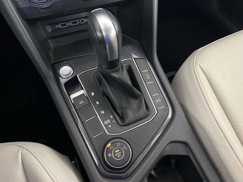 Used 2020 Volkswagen Tiguan SEL image 21