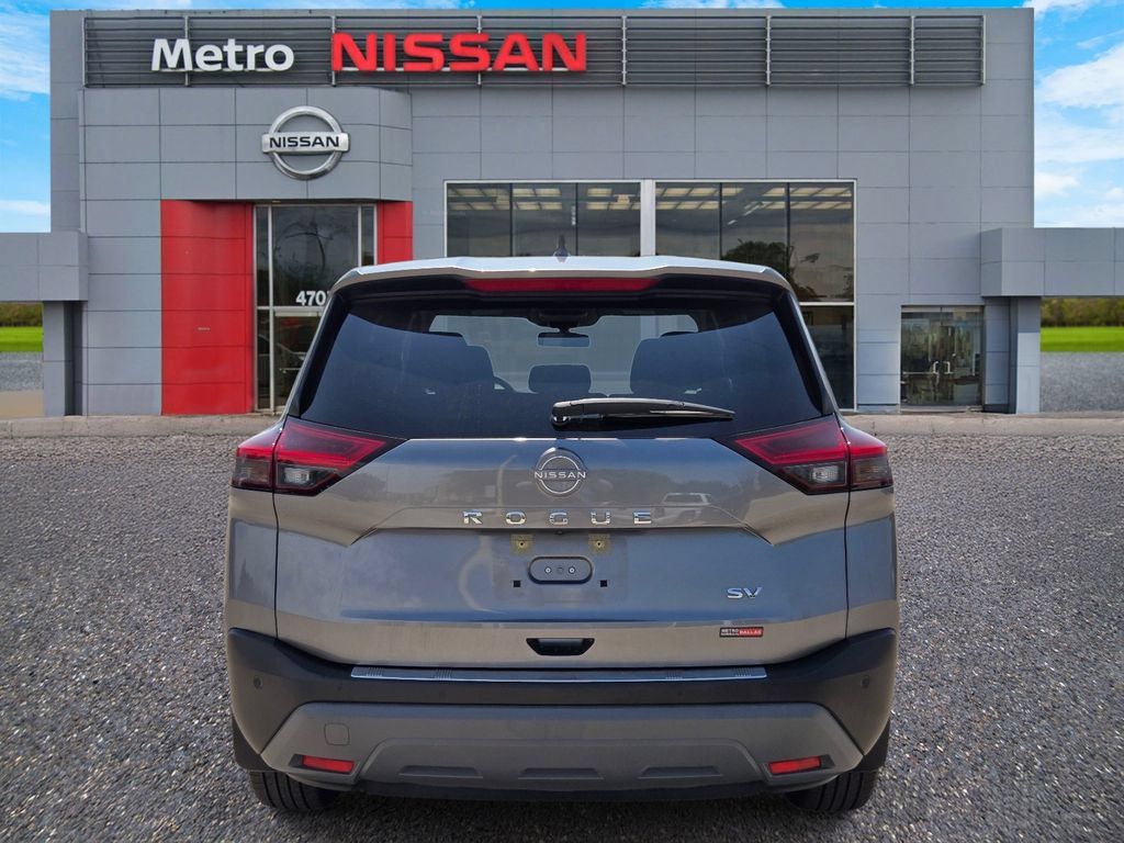 Certified 2023 Nissan Rogue SV FWD image 5