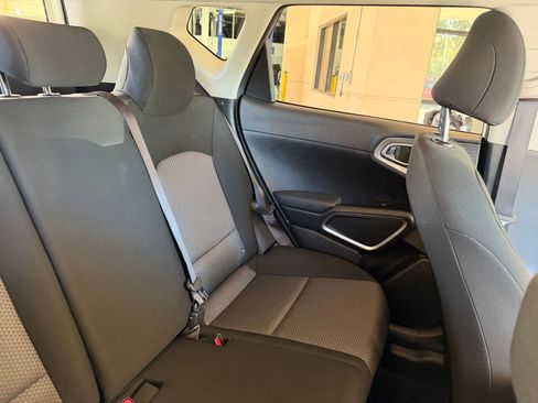 Used 2025 Kia Soul LX w/ LX Technology Package image 32