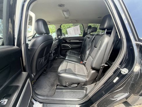 Used 2021 Kia Telluride LX FWD image 44