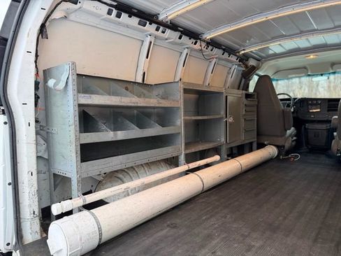 Used 2016 GMC Savana 2500 image 30