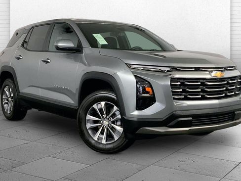 Used 2026 Chevrolet Equinox LT FWD image 1