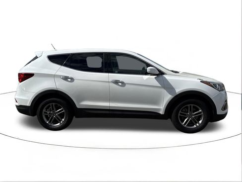 Used 2018 Hyundai Santa Fe Sport FWD image 2
