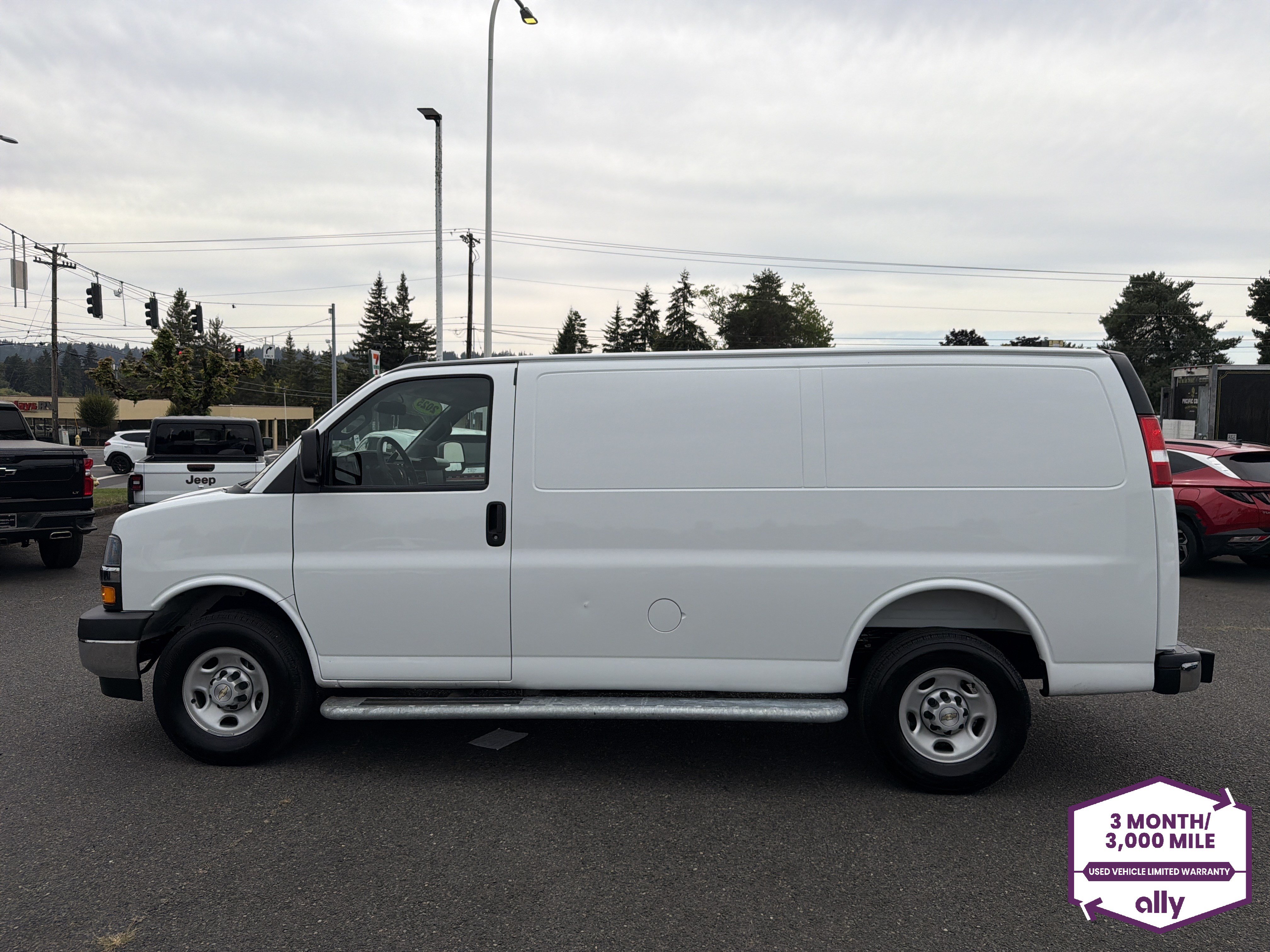 Used 2025 Chevrolet Express 2500 w/ Driver Convenience Package RWD image 2