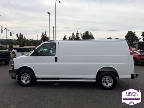 Used 2025 Chevrolet Express 2500 w/ Driver Convenience Package RWD image 2
