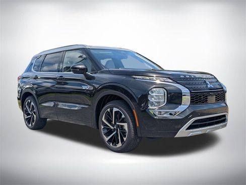 New 2025 Mitsubishi Outlander SEL image 2