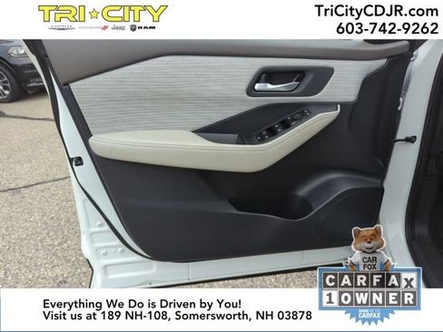 Used 2023 Nissan Rogue SV image 17