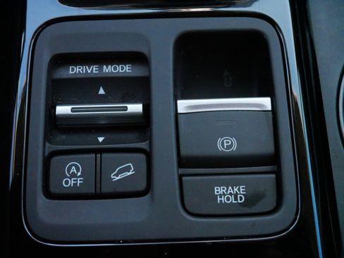 Used 2025 Honda Pilot EX-L image 31