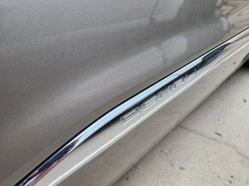 Used 2023 GMC Acadia Denali w/ Denali Ultimate Package image 10