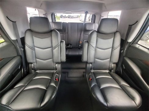 Used 2019 Cadillac Escalade Premium Luxury image 12