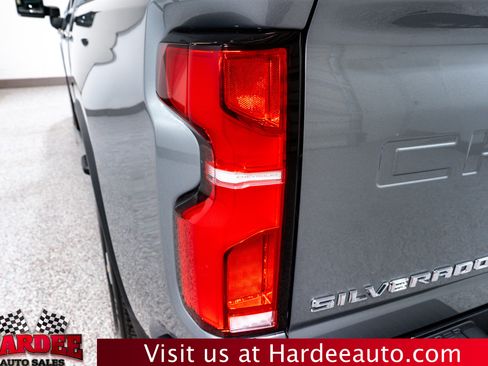 Used 2024 Chevrolet Silverado 2500 LTZ w/ LTZ Premium Package image 9