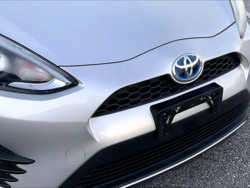 Used 2019 Toyota Prius C image 28