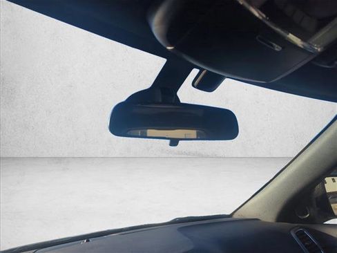 Used 2021 Jeep Grand Cherokee Laredo X image 12