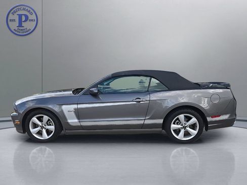 Used 2013 Ford Mustang GT RWD image 4