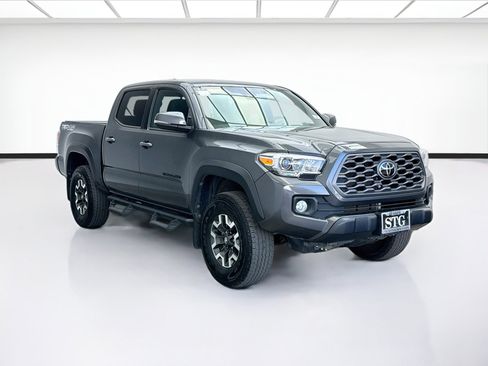 Used 2021 Toyota Tacoma TRD Off-Road w/ Technology Package AWD/4WD image 3