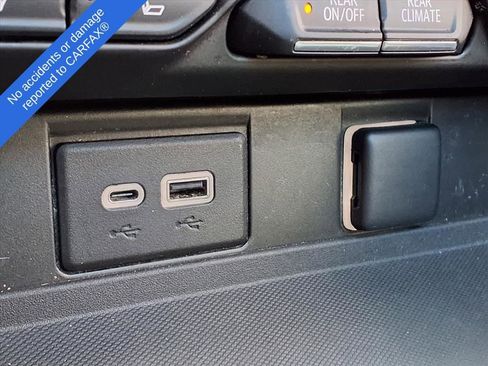 Used 2023 Chevrolet Tahoe Z71 w/ Luxury Package image 28