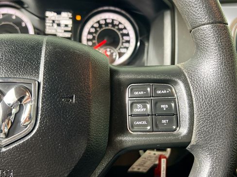 Used 2019 RAM 1500 Classic SLT AWD/4WD image 19