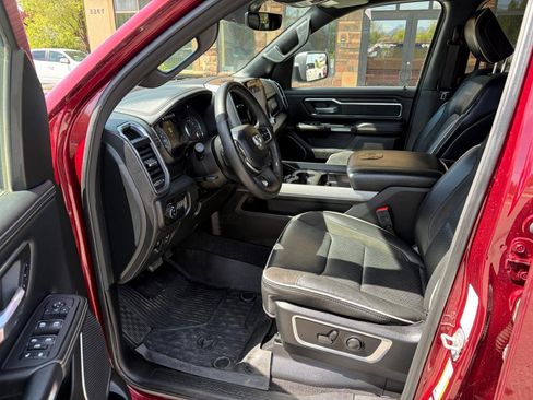 Used 2025 RAM 1500 Laramie AWD/4WD image 4