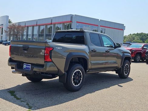 New 2026 Toyota Tacoma TRD Off-Road w/ TRD Off Road Upgrade Package AWD/4WD image 2