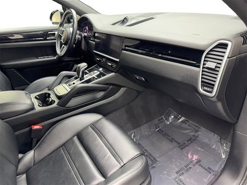 Used 2021 Porsche Cayenne Coupe image 51