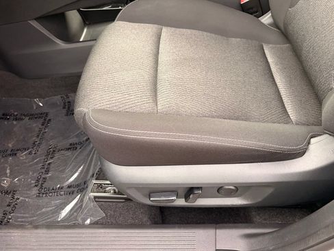 Certified 2025 Nissan Rogue SV FWD image 21