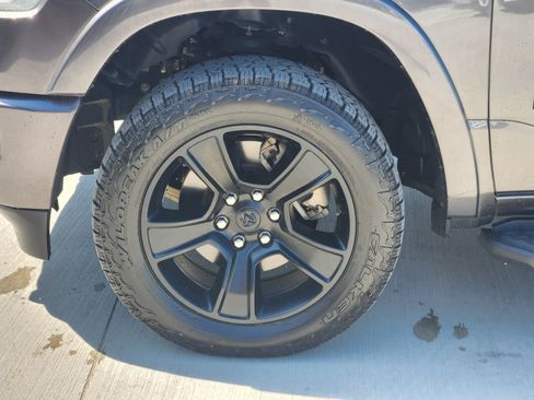Used 2022 RAM 1500 Laramie AWD/4WD image 11