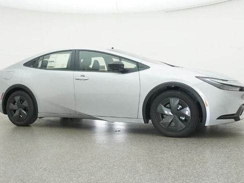 New 2026 Toyota Prius SE image 28