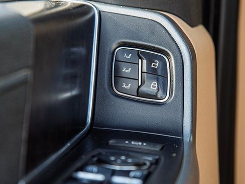 Used 2023 Ford F250 Lariat w/ Chrome Package image 22