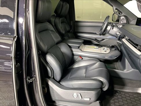 Used 2026 Lincoln Navigator Reserve w/ Jet Appearance Package AWD/4WD image 10