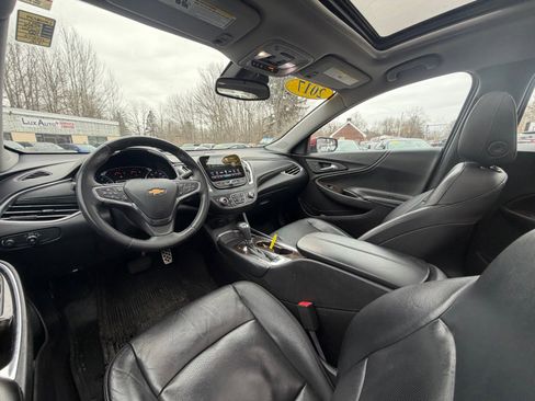 Used 2017 Chevrolet Malibu Premier w/ Premier Sun and Wheel Package image 8