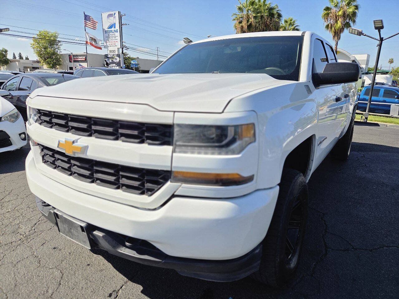 Used 2018 Chevrolet Silverado 1500 Custom RWD image 2