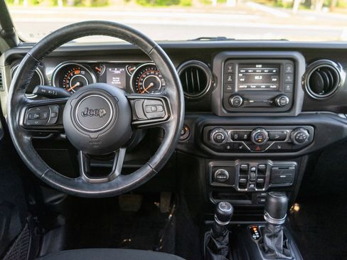 Used 2019 Jeep Wrangler Unlimited Sport AWD/4WD image 12