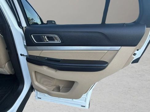 Used 2016 Ford Explorer XLT w/ Equipment Group 202A image 16