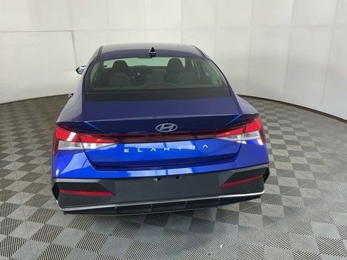 Used 2024 Hyundai Elantra SEL FWD image 8