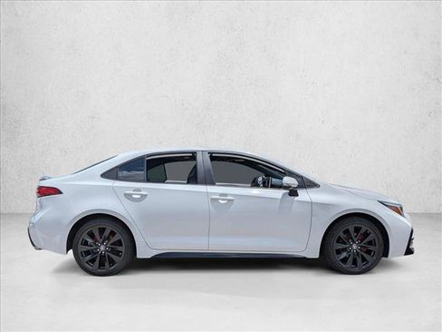 Used 2023 Toyota Corolla XSE FWD image 4