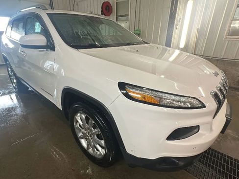 Used 2017 Jeep Cherokee Limited w/ Technology Group image 6