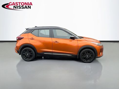 Used 2022 Nissan Kicks SR image 10