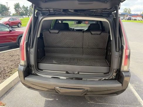 Used 2018 Cadillac Escalade Premium Luxury AWD/4WD image 26