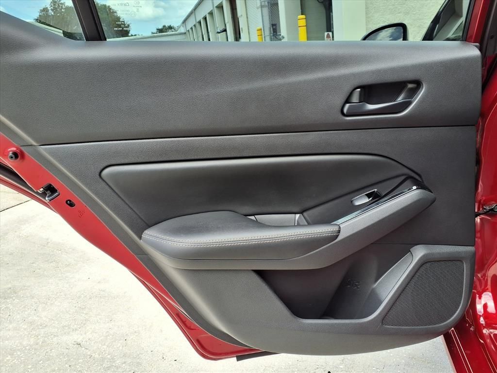 Used 2023 Nissan Altima 2.5 SV AWD/4WD image 16
