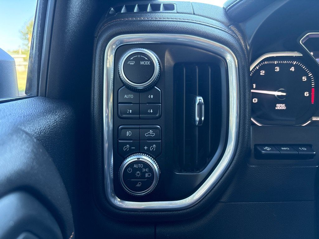 Used 2021 GMC Sierra 2500 AT4 w/ AT4 Premium Plus Package AWD/4WD image 21